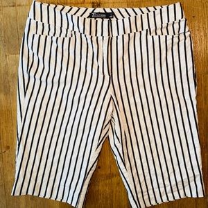 New York & Company 7th Avenue Bermuda shorts